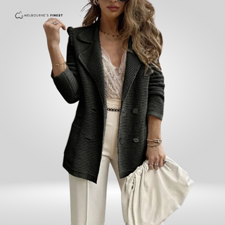Cardigan élégant pour femme noir, boutonné, col à revers, poches plaquées