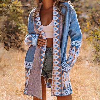 Cardigan femme bleu chiné long ouvert, manches à motif géométrique Aztec™ blanc/orange.