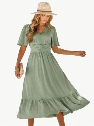Robe d'été midi avec décolleté en V et taille cintrée – Décontractée & Féminine