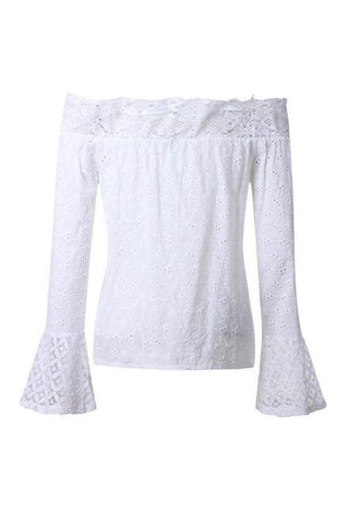Blouse dentelle blanche épaules dénudées, dos ajouré, manches longues évasées