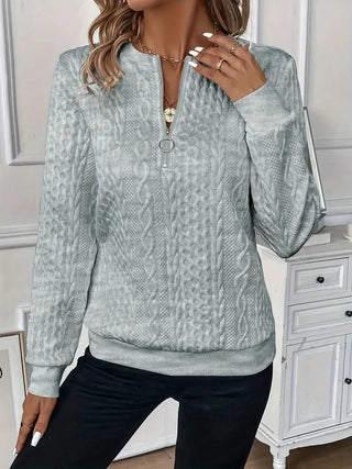 Pull à fermeture éclair, gris clair bleuté, maille torsadée, zip argenté au centre
