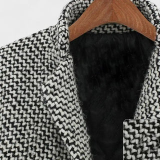 Détail manteau gris pied-de-poule : col châle et doublure noire visible