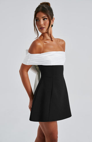 Delta | Robe mini sans épaules avec haut contrasté