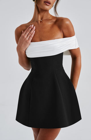 Delta | Robe mini sans épaules avec haut contrasté