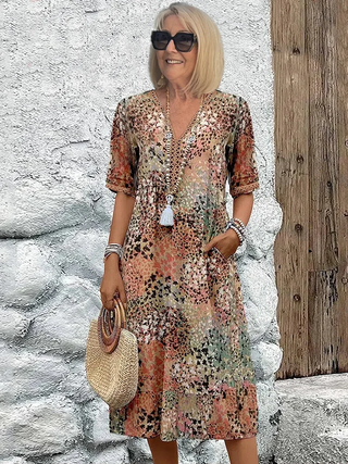 Robe d'été à décolleté en V et motif intégral – Longueur genou et confortable