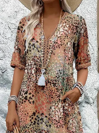 Robe d'été à décolleté en V et motif intégral – Longueur genou et confortable