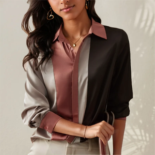 Chemise Aurelia en satin à empiècements noir, rose et crème, boutonnage et col classique