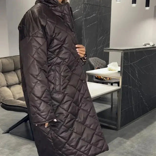 Manteau long matelassé Briar™ marron foncé, fermeture boutonnée, col montant, poches