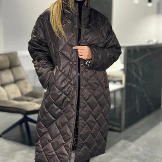 Manteau long matelassé Briar™ marron foncé, fermeture boutonnée, col montant, poches