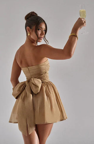 Katrina | Robe Mini Sans Épaules avec Détails Brillants et Jupe Évasée