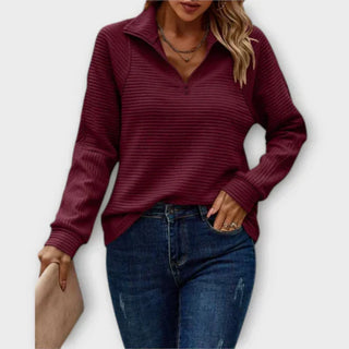 Pull en maille bordeaux à demi-zip, col montant, manches longues