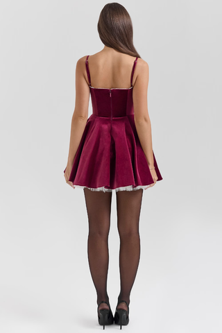Eva | Robe Mini en Velours avec Bretelles Fines et Jupe Évasée