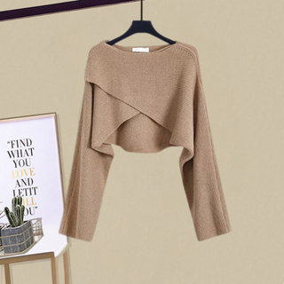Cardigan court beige rosé, empiècement superposé en forme de diagonale