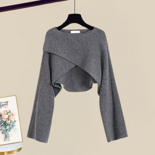 Cardigan court gris chiné avec superposition diagonale, manches longues