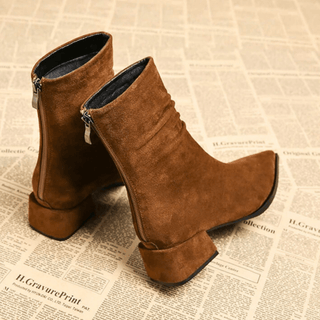 Bottes femme en suédine marron, bout pointu, talon bloc, fermeture éclair sur le côté