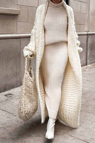 Cardigan long en tricot épais beige, manches tombantes, col cheminée, femme