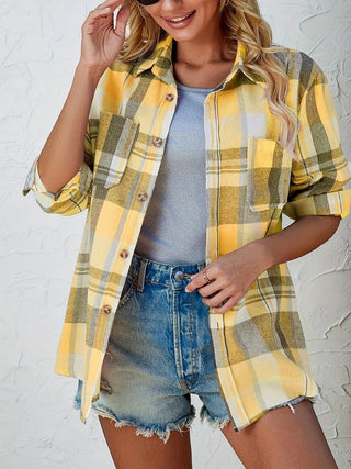 Chemise à carreaux jaune et blanc, poche poitrine, fermeture boutonnée, coupe ample